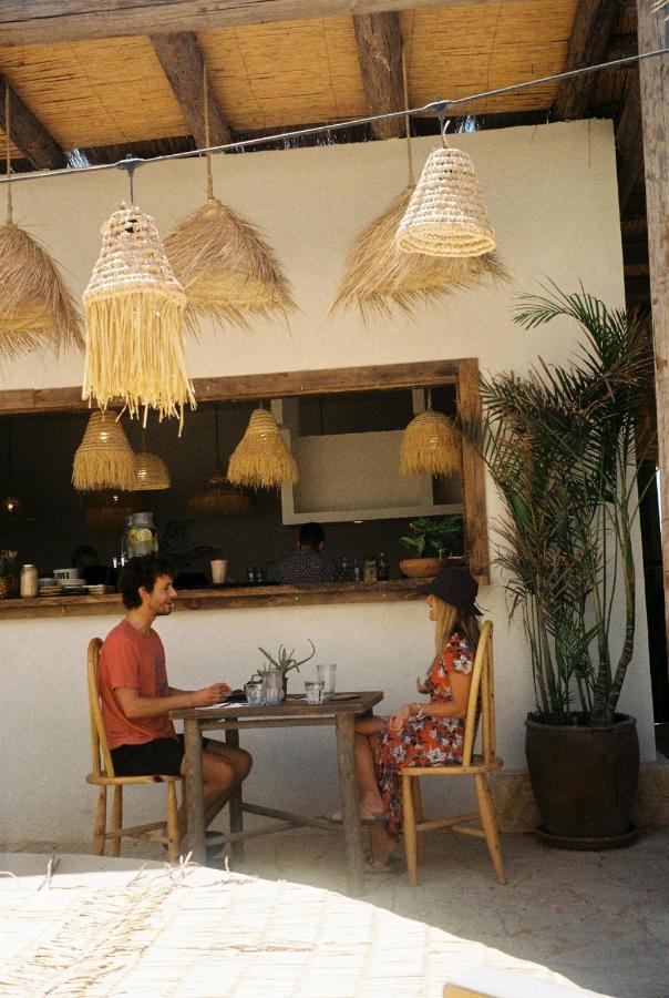 Blue Waves Surf House Hotel Agadir Ngoại thất bức ảnh